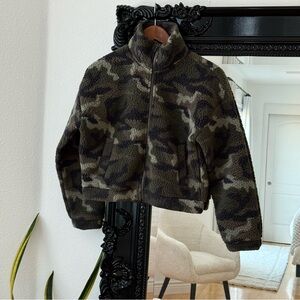 American Eagle | Women’s Camouflage Print Cropped Faux Fur Oversized Jacket